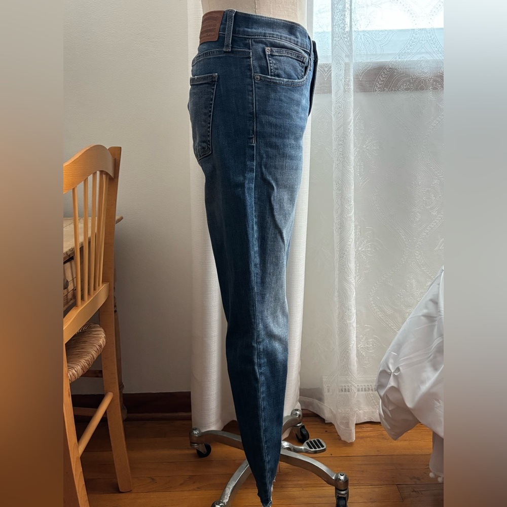 Lucky Brand Ava Mid Rise Classic Blue Denim Jeans, sz 14/32, stretchy. GUC - Picture 4 of 8